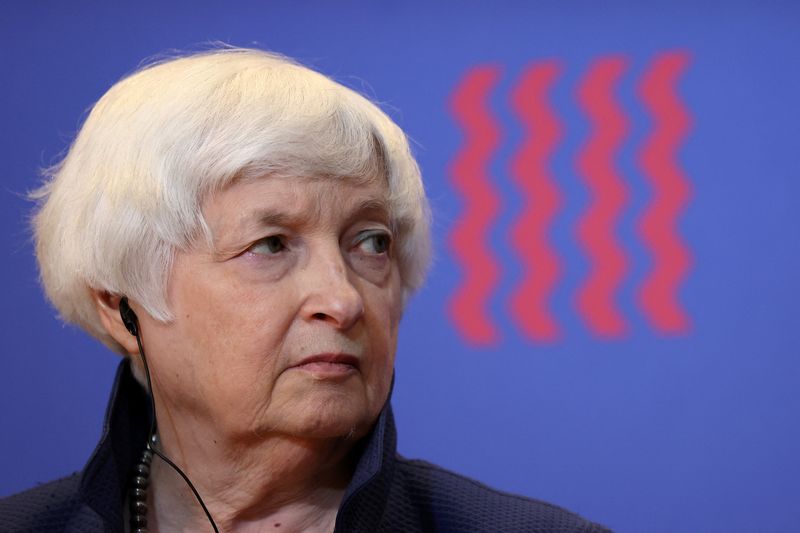 &copy; Reuters. U.S. Secretary of the Treasury Janet Yellen looks at Chile's Finance Minister Mario Marcel (not pictured) while they attend a press conference at the Finance Ministry building in Santiago, Chile, March 1, 2024. REUTERS/Ivan Alvarado