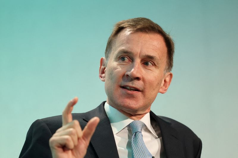 &copy; Reuters. FILE PHOTO: British Chancellor of the Exchequer Jeremy Hunt speaks at the Resolution Foundation, in London, Britain December 4, 2023. REUTERS/Hollie Adams/File Photo