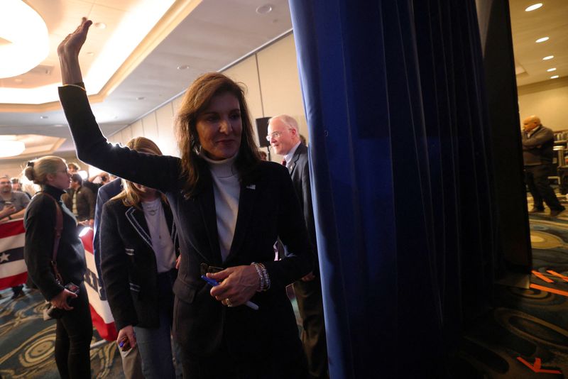 &copy; Reuters. Republican presidential candidate and former U.S. Ambassador to the United Nations Nikki Haley waves as she leaves the stage at a campaign event in South Burlington, Vermont, U.S., March 3, 2024.   REUTERS/Brian Snyder