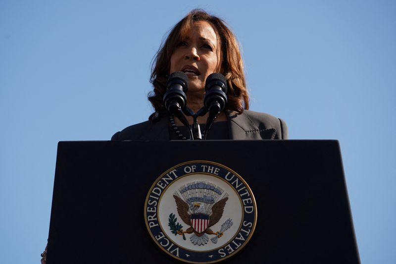 © Reuters. U.S. Vice President Kamala Harris speaks during an event to mark the 'Bloody Sunday' anniversary, in Selma, Alabama, U.S., March 3, 2024. REUTERS/Megan Varner