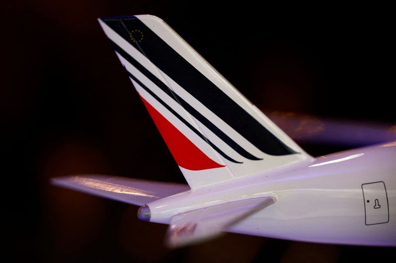 &copy; Reuters. A view shows the tail of a model of an Air France Airbus A350-900 plane during the Annual Results 2023 press conference of the Air France-KLM Group in Paris, France, February 29, 2024. REUTERS/Sarah Meyssonnier/file photo
