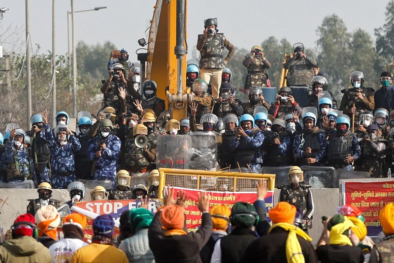 &copy; Reuters. Protesto de agricultores indianos entre Punjab e Haryana 
 21/2/2024   REUTERS/Francis Mascarenhas