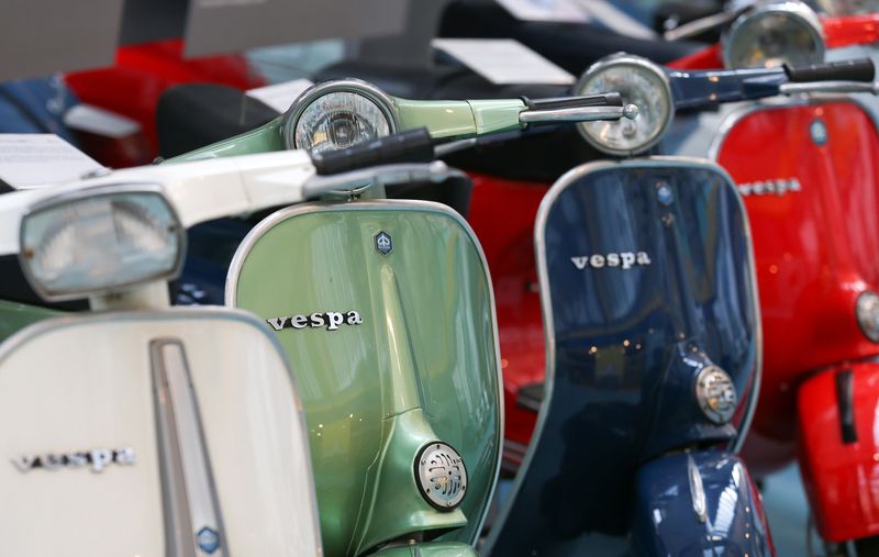 &copy; Reuters. Vespa scooters are seen at the Piaggio Museum during the celebrations to mark the 50th anniversary of Vespa Primavera in Pontedera, Italy April 19, 2018. Picture taken April 19, 2018. REUTERS/Alessandro Bianchi