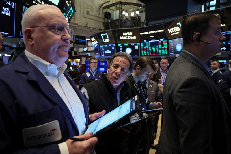 &copy; Reuters. Traders operam na Bolsa de Valores de Nova York
29/02/2024
REUTERS/Brendan McDermid