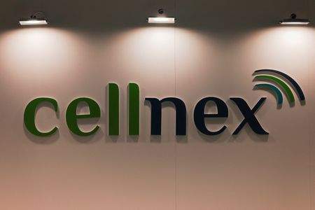 Cellnex expects core earnings of up to 4 billion euros in 2027 By Reuters