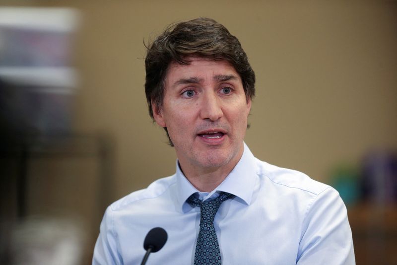 &copy; Reuters. FILE PHOTO: Canada’s Prime Minister Justin Trudeau speaks at Red River College Polytechnic in Winnipeg, Manitoba, Canada February 15, 2024.  REUTERS/Shannon VanRaes/File Photo