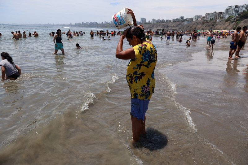 &copy; Reuters. Onda de calor em Lima devido ao El Niño
25/02/2024
REUTERS/Sebastian Castaneda