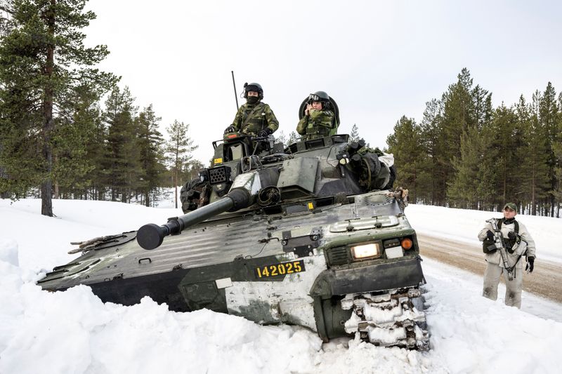 Swedish soldiers get a taste of future in NATO during Finland training