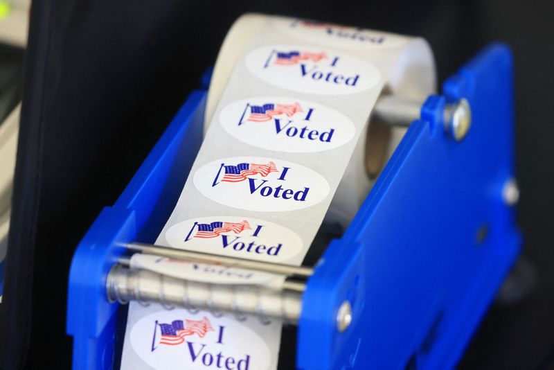 &copy; Reuters. Stickers are pictured during the Super Tuesday primary election at the Library of the Canyons in Silverado, California, U.S. March 5, 2024.  REUTERS/David Swanson