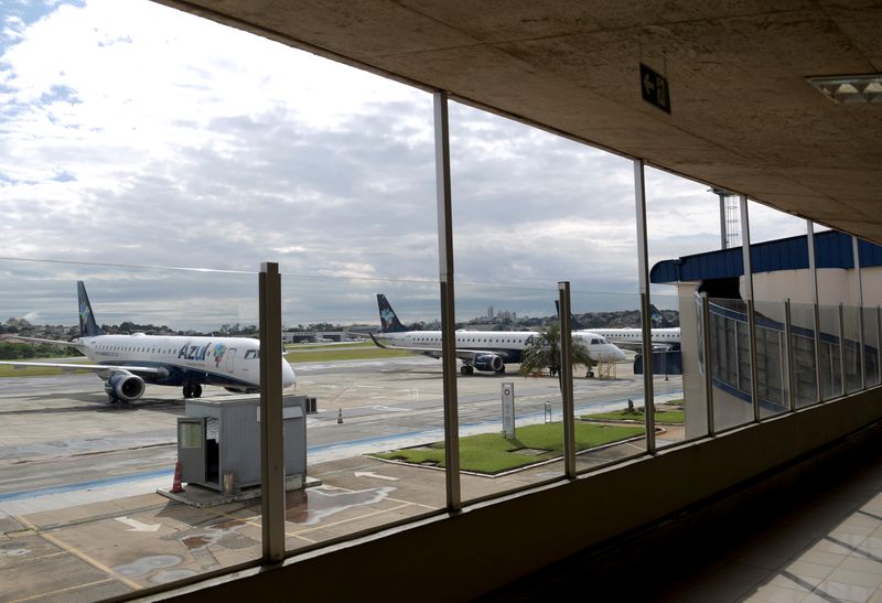 &copy; Reuters. Avião da Azul no aeroporto da Pampulha, em Belo Horizonte
02/04/2020
REUTERS/Washington Alves