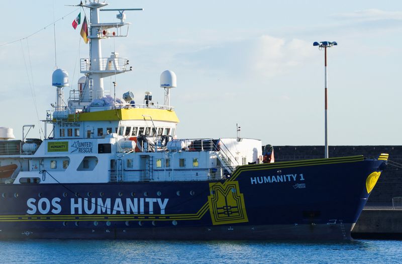 &copy; Reuters. سفينة الإنقاذ التابعة لمنظمة غير حكومية هيومانيتي 1 في صورة من أرشيف رويترز.