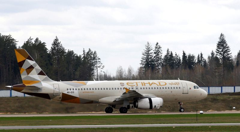 &copy; Reuters. Etihad Airways Airbus A320-200 is seen at the National Airport Minsk, Belarus April 19, 2018.  REUTERS/Vasily Fedosenko/File Photo