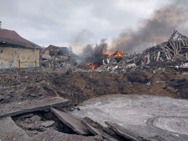 &copy; Reuters. A view shows a bomb crater and residential buildings destroyed by a Russian air strike in the village of Borova, amid Russia's attack on Ukraine, in Kharkiv region, Ukraine March 6, 2024. Press service of the National Police of Ukraine in Kharkiv region/H