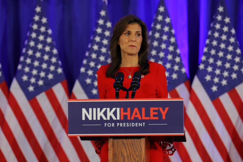 © Reuters. Republican presidential candidate and former U.S. Ambassador to the United Nations Nikki Haley speaks as she announces she is suspending her campaign, in Charleston, South Carolina, U.S., March 6, 2024. REUTERS/Brian Snyder