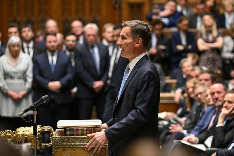 &copy; Reuters. British Chancellor of the Exchequer Jeremy Hunt presents the Financial Statement and Budget Report at the House of Commons in London, Britain, November 22, 2023. UK Parliament/Maria Unger/Handout via REUTERS/File Photo