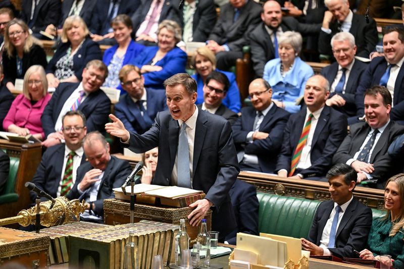 © Reuters. British Chancellor of the Exchequer Jeremy Hunt presents the Financial Statement and Budget Report at the House of Commons in London, Britain, March 6, 2024. UK Parliament/Maria Unger/Handout via REUTERS 