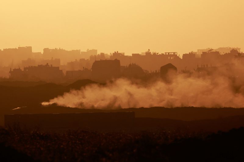 &copy; Reuters. Smoke rises from Gaza, amid the ongoing conflict between Israel and the Palestinian Islamist group Hamas, as seen from Israel, March 4, 2024. REUTERS/Ammar Awad