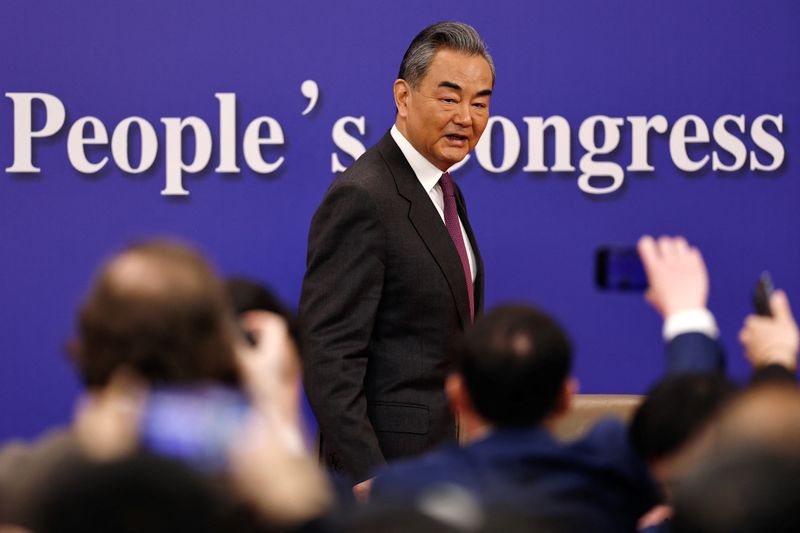 © Reuters. Chinese Foreign Minister Wang Yi attends a press conference on the sidelines of the National People's Congress (NPC), in Beijing, China March 7, 2024. REUTERS/Tingshu Wang