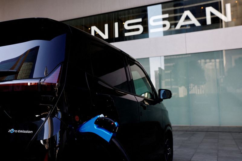 &copy; Reuters. FILE PHOTO: Nissan Motor's electric vehicle (EV) model Sakura is being charged at a charging station in Yokohama, Japan, November 3, 2023. REUTERS/Kim Kyung-Hoon/File Photo