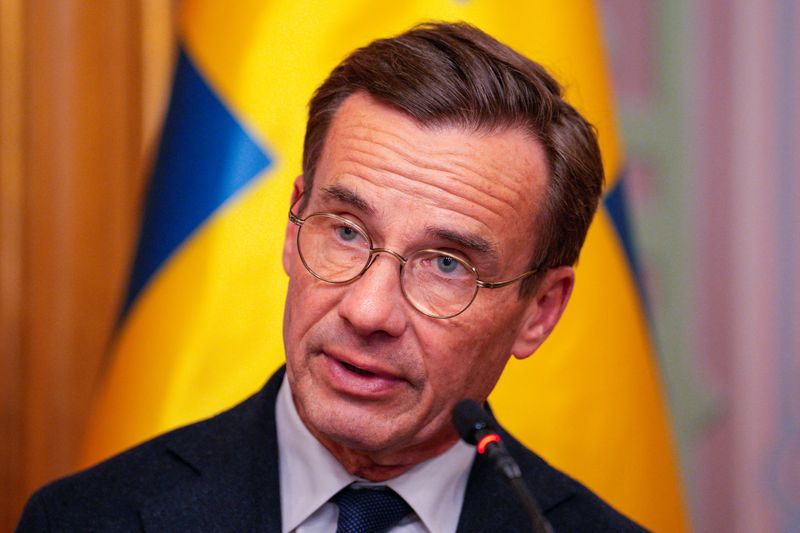 &copy; Reuters. El primer ministro sueco, Ulf Kristersson, habla durante una conferencia de prensa con el primer ministro noruego, Jonas Gahr Store, en el Storting, el parlamento noruego, en Oslo, Noruega, el 31 de octubre de 2023. NTB/Javad Parsa vía REUTERS