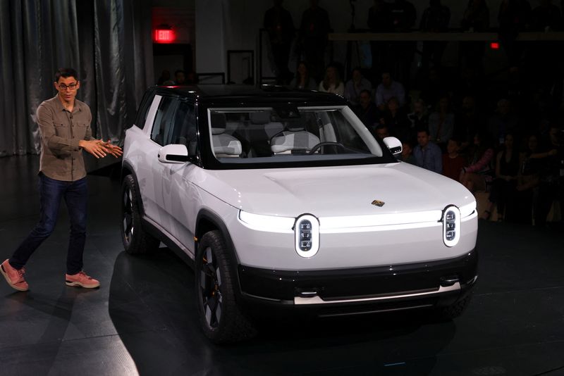 &copy; Reuters. 　３月７日、米新興電気自動車（ＥＶ）メーカー、リビアン・オートモーティブは、より小型で安価なＳＵＶ（スポーツタイプ多目的車）「Ｒ２」（写真）とクロスオーバー車「Ｒ３」を発