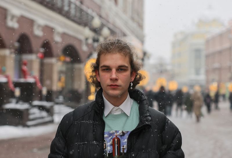 © Reuters. Egor Lvov, a university student and political activist, poses for a picture in Moscow, Russia January 26, 2024. REUTERS/Evgenia Novozhenina