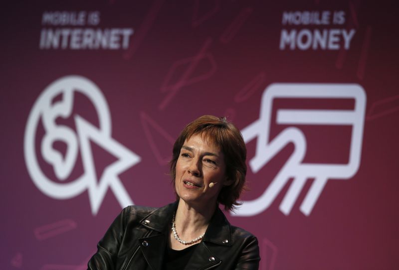 &copy; Reuters. Anne Bouverot, entonces presidenta y consejera delegada de Morpho (Safran), durante el Mobile World Congress de Barcelona, España, 23 de febrero de 2016. REUTERS/Albert Gea