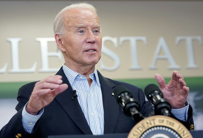 &copy; Reuters. U.S. President Joe Biden speaks during his visit to the U.S.-Mexico border in Brownsville, Texas, U.S., February 29, 2024. REUTERS/Kevin Lamarque/File Photo