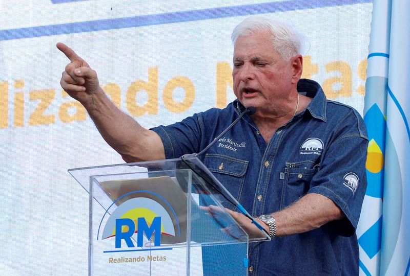 &copy; Reuters. Panama's former President Ricardo Martinelli gestures during his 2024 presidential campaign kick-off event, in Panama City, Panama February 3, 2024. REUTERS/Aris Martinez