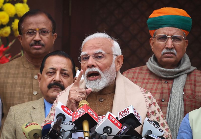 &copy; Reuters. ５月までに予定される総選挙を前に、再選を狙うインドのモディ首相はインド各地を訪問し、総額１５０億ドル規模のインフラ事業を発表した。写真はニューデリーで１月撮影（２０２４年