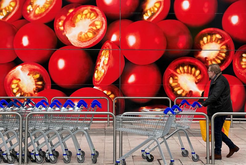 Analysis: As Tesco and Sainsbury's seize the moment, UK grocery laggards face a tough task