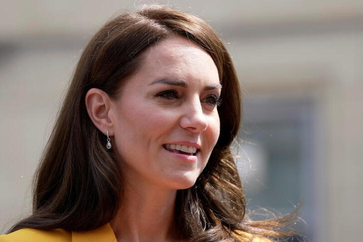 &copy; Reuters. Britain's Kate, Princess of Wales, visits the Dame Kelly Holmes Trust and meets with some of the young people that the charity supports in Bath, England, Tuesday, May 16, 2023. Kin Cheung/Pool via REUTERS/File Photo
