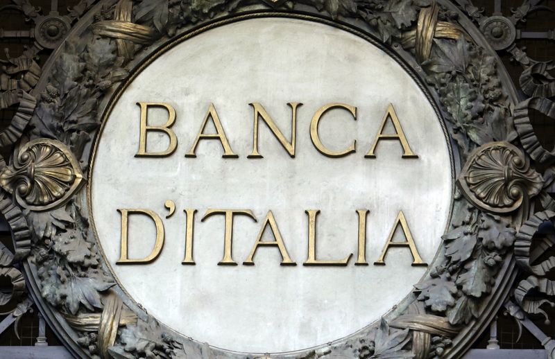 &copy; Reuters. Le logo de la Banca D'Italia (Banque d'Italie) est visible au siège social dans le centre de Milan, en Italie. /Photo prise le 19 janvier 2016/REUTERS/Stefano Rellandini