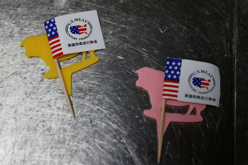 &copy; Reuters. FILE PHOTO: Labels with the logo of the U.S. Meat Export Federation (USMEF) are pictured in the kitchen of Wolfgang's Steakhouse restaurant which specialises in high quality U.S. beef, in Beijing, China September 8, 2021. Picture taken September 8, 2021. 