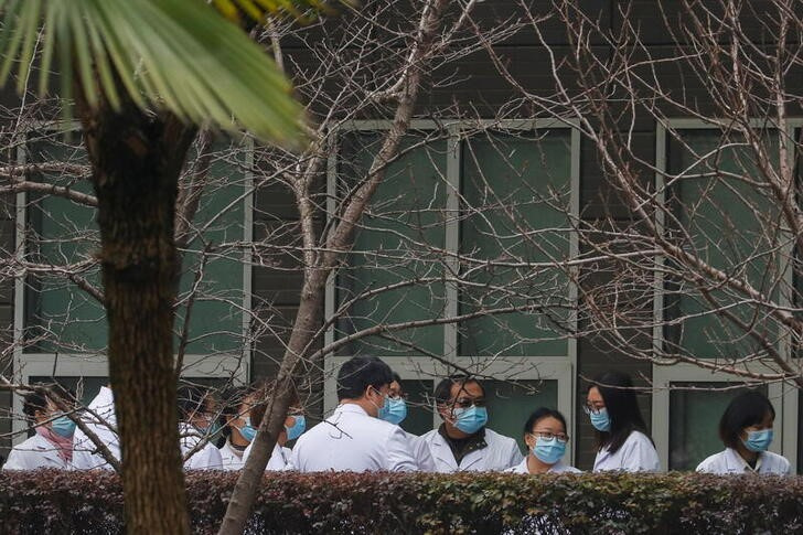 &copy; Reuters. 中国疾病予防コントロールセンター（ＣＤＣ）の高官は９日、政府が将来の感染症流行に対応する専門チームの数を、現在の５から２５に拡大する方針と明らかにした。写真は、２０２０年