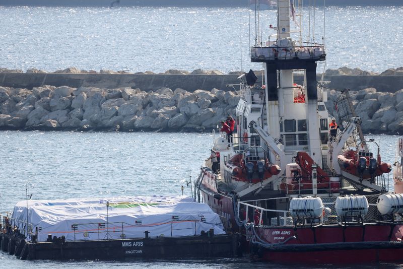 &copy; Reuters. Le navire de sauvetage Open Arms quitte le port de Larnaca avec de l'aide humanitaire pour Gaza, depuis le port de Larnaca, à Chypre. /Photo prise le 12 mars 2024/REUTERS/Yiannis Kourtoglou