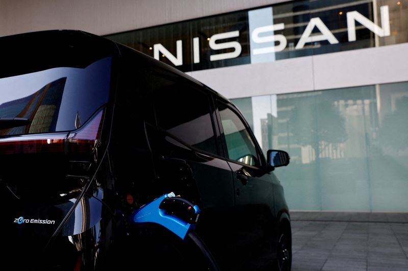 &copy; Reuters. Nissan Motor's EV model Sakura is charged at a charging station in Yokohama, Japan, Nov. 3, 2023. REUTERS/Kim Kyung-Hoon/File Photo