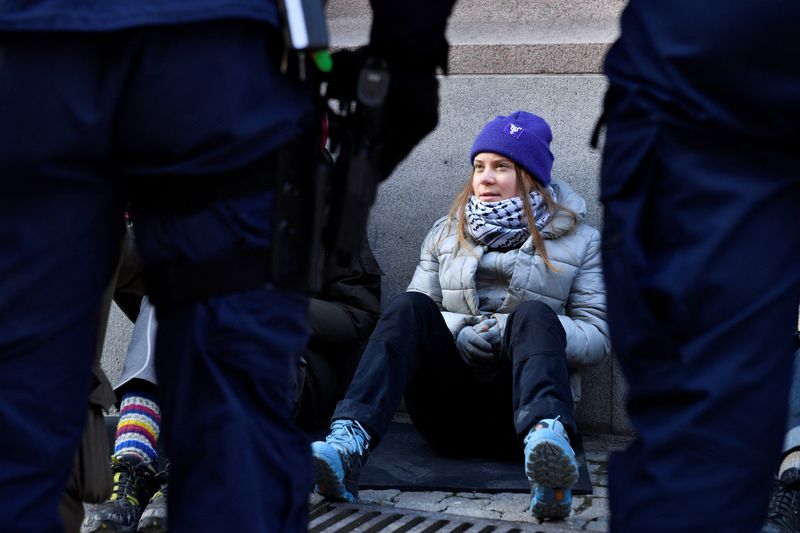 &copy; Reuters. Greta Thunberg, militante pour le climat, lors d'une action climatique devant le Parlement suédois Riksdag, à Stockholm. /Photo prise le 12 mars 2024/REUTERS/Samuel Steen/TT News Agency