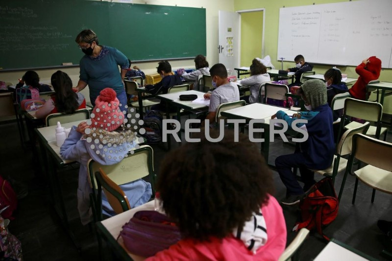&copy; Reuters. Escola em São Paulo
18/10/2021. REUTERS/Carla Carniel