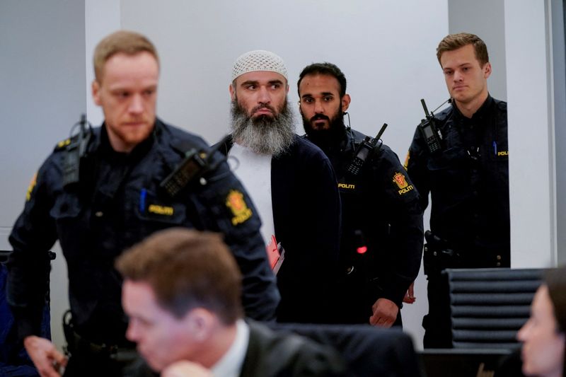 © Reuters. Zaniar Matapour, charged with aggravated terrorism after he opened fire outside two bars, including the London pub in 2022, is seen in courtroom 250 in Oslo Courthouse, Oslo, Norway, March 12, 2024.  NTB/Lise Aserud via REUTERS