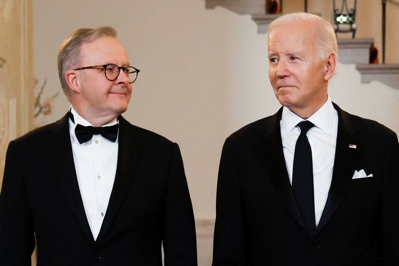 &copy; Reuters. FILE PHOTO: U.S. President Joe Biden poses with Australia's Prime Minister Anthony Albanese in front of the Grand Staircase of the White House before an official State Dinner at the White House in Washington, U.S., October 25, 2023. REUTERS/Jonathan Ernst