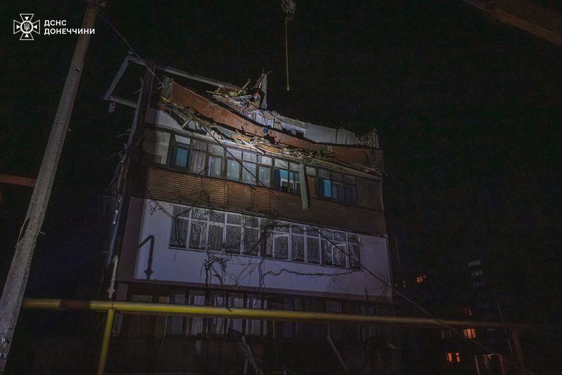 &copy; Reuters. مبنى سكني متضرر جراء قصف روسي على منطقة دونيتسك بأوكرانيا في صورة نُشرت يوم الأربعاء. صورة لرويتز من الخدمة الصحفية لخدمة الطوارئ الحكومية 