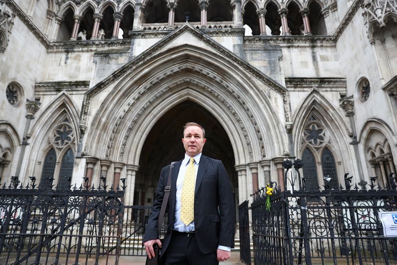 &copy; Reuters. Former trader Tom Hayes poses for the media, as he arrives at the Royal Courts of Justice in London, Britain March 14, 2024. REUTERS/Peter Nicholls