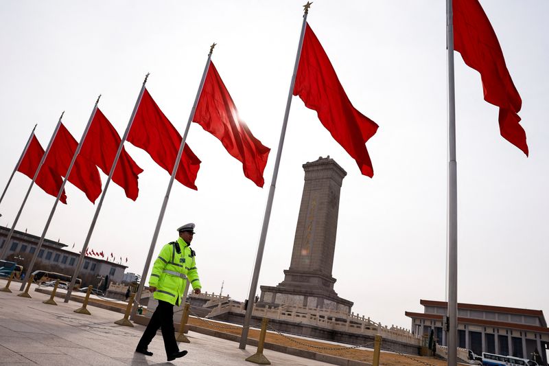 &copy; Reuters. Bandeiras da China em Pequim
04/03/2024 REUTERS/Tingshu Wang