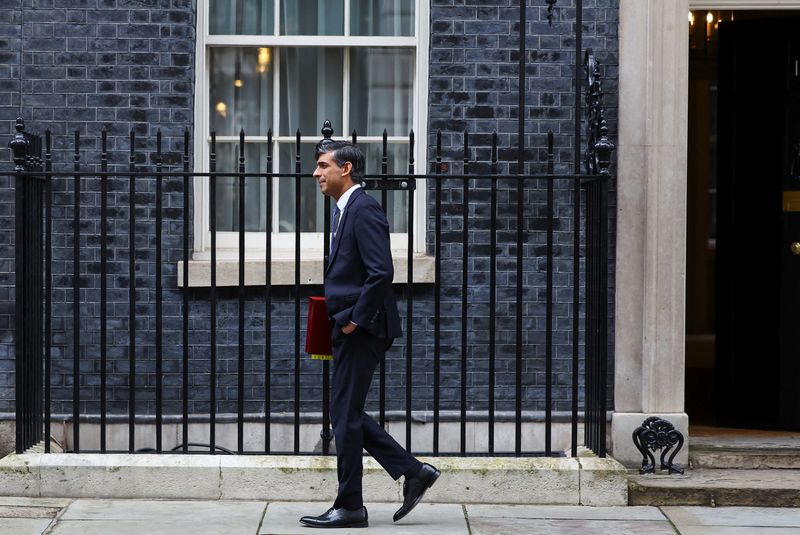 &copy; Reuters. FILE PHOTO: British Prime Minister Rishi Sunak leaves Downing Street in London, Britain, March 13, 2024. REUTERS/Hannah McKay/FILE PHOTO
