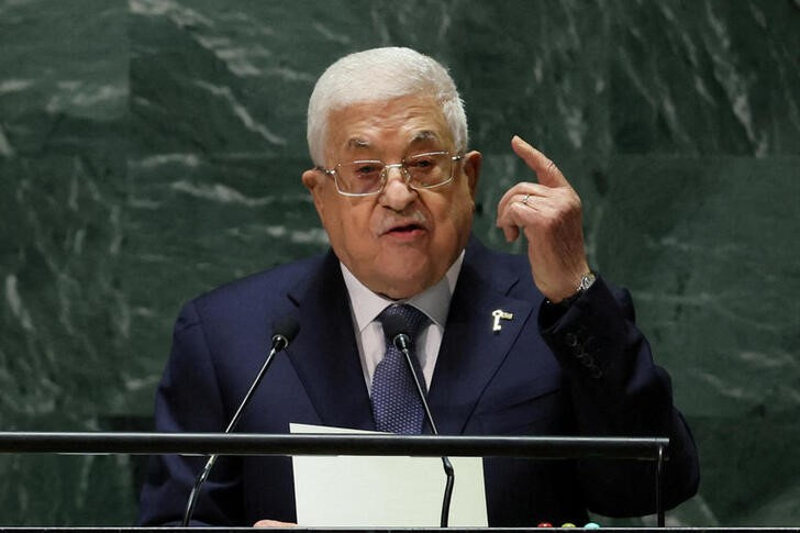 © Reuters. Imagen de archivo del presidente palestino, Mahmoud Abbas, durante su discurso ante la Asamblea General de la ONU en Nueva York, EEUU. 21 septiembre 2023. REUTERS/Brendan McDermid