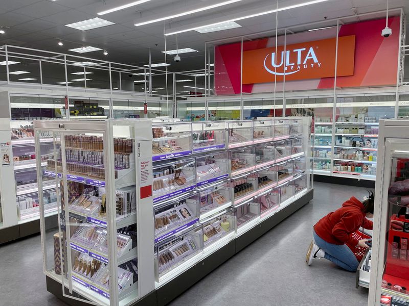 &copy; Reuters. FILE PHOTO: Makeup and other beauty products are locked behind plexiglass in the Ulta Beauty section of a Target store in White Plains, New York, U.S., November 17, 2022. REUTERS/Arriana McLymore/File Photo