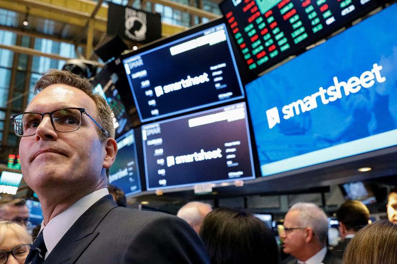 &copy; Reuters. FILE PHOTO: Smartsheet Inc. President and CEO Mark Mader attends his company's IPO on the floor of the New York Stock Exchange (NYSE) in New York, U.S., April 27, 2018. REUTERS/Brendan McDermid/File Photo