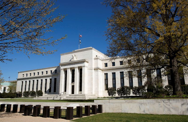 &copy; Reuters. FILE PHOTO: The Federal Reserve Building stands in Washington April 3, 2012. REUTERS/Joshua Roberts/File Photo