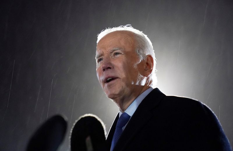 &copy; Reuters. U.S. President Joe Biden speaks to reporters before his departure from Ireland West Airport Knock in County Mayo, Ireland, April 14, 2023. REUTERS/Kevin Lamarque/File Photo